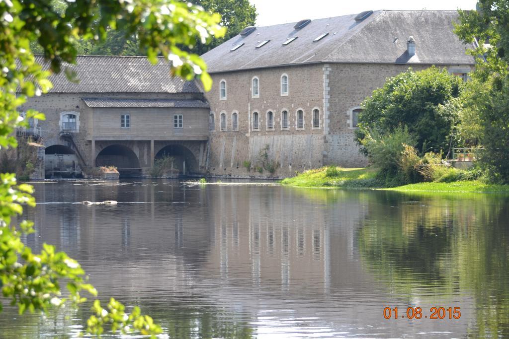 Camping Des Ribieres Hotel Confolens Bagian luar foto