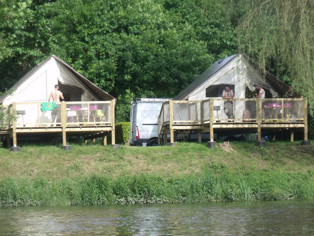 Camping Des Ribieres Confolens Bagian luar foto