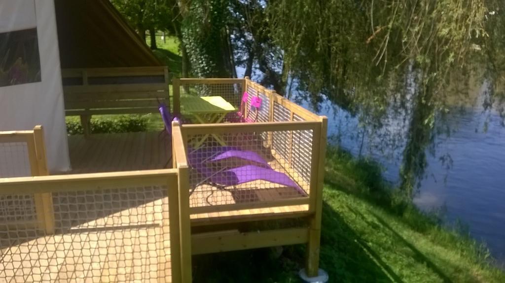 Camping Des Ribieres Confolens Bagian luar foto