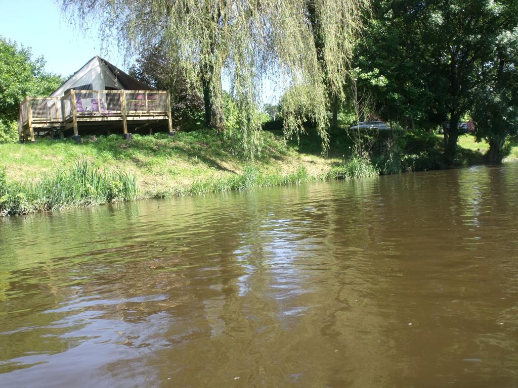 Camping Des Ribieres Confolens Bagian luar foto