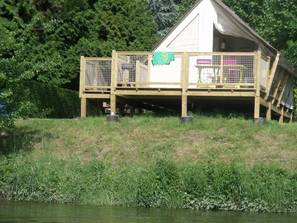 Camping Des Ribieres Confolens Bagian luar foto