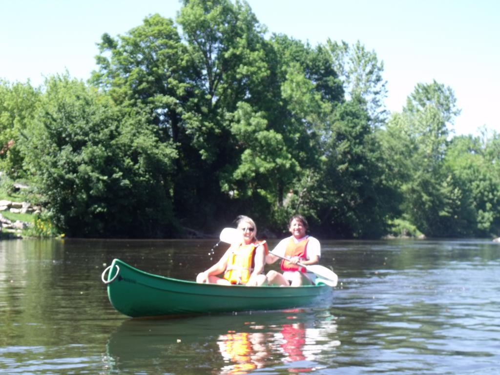 Camping Des Ribieres Hotel Confolens Bagian luar foto