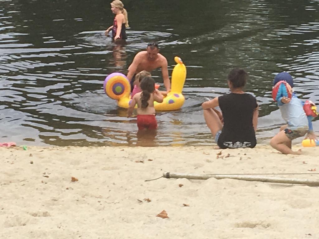 Camping Des Ribieres Confolens Bagian luar foto
