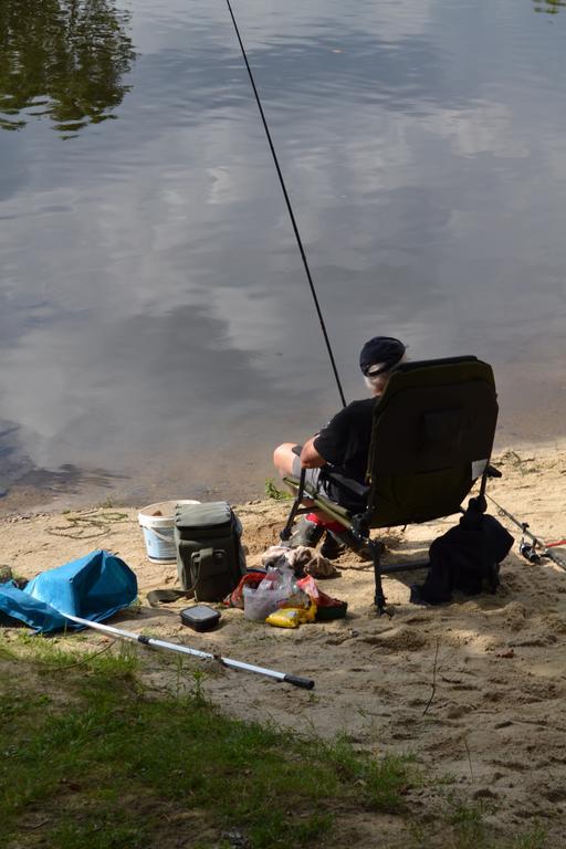 Camping Des Ribieres Hotel Confolens Bagian luar foto