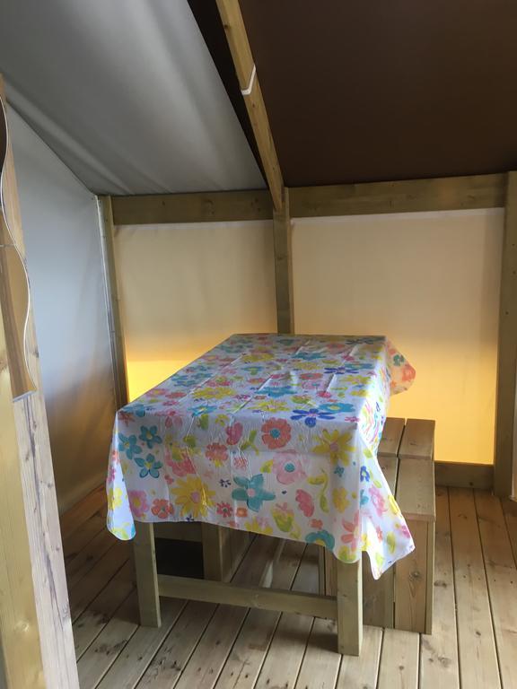 Camping Des Ribieres Confolens Bagian luar foto