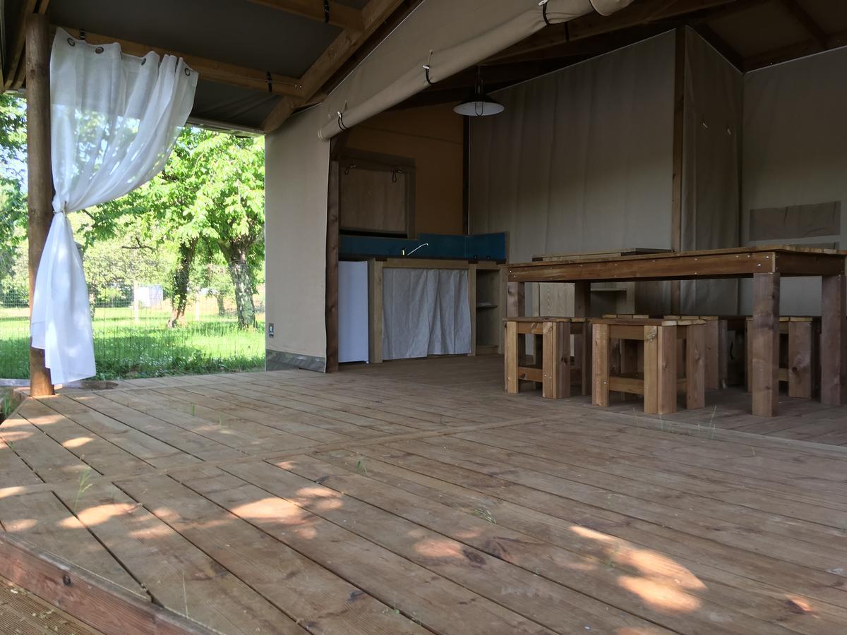 Camping Des Ribieres Confolens Bagian luar foto