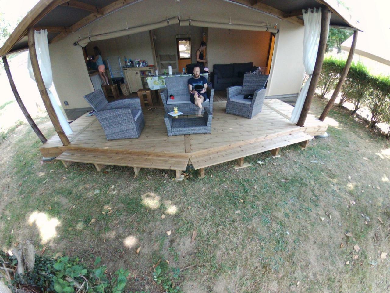 Camping Des Ribieres Confolens Bagian luar foto